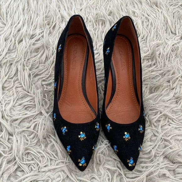 Coach Pumps gently worn! - Picture 3 of 5